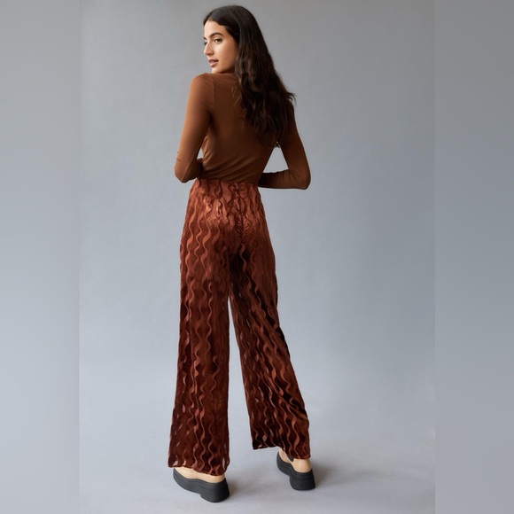 NWT Urban Renewal Remnants Wide Leg Squiggle Burnout Pant - Picture 2 of 6